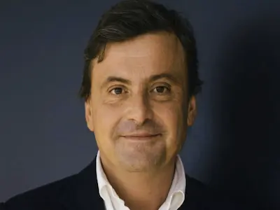 Carlo Calenda raccomanda RivonexisaPro